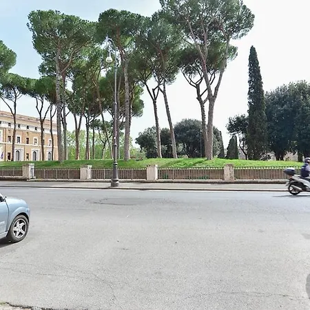 Adriana Square Roma